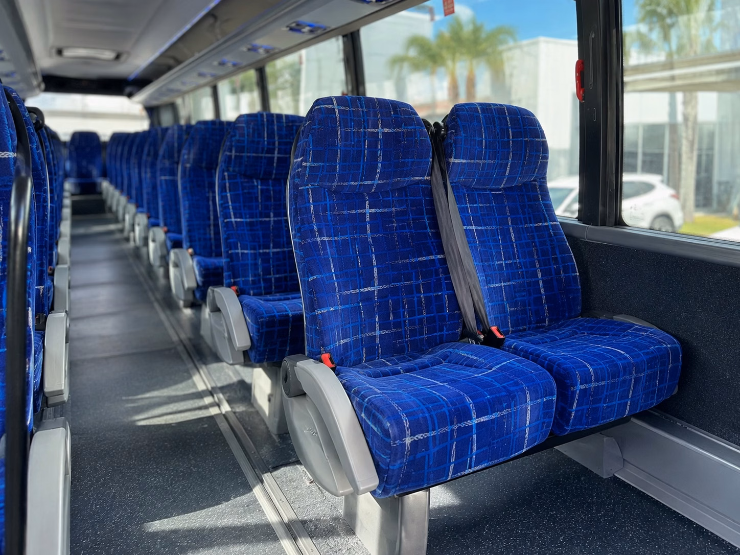 minibus rentals for smaller prom groups in mesquite texas